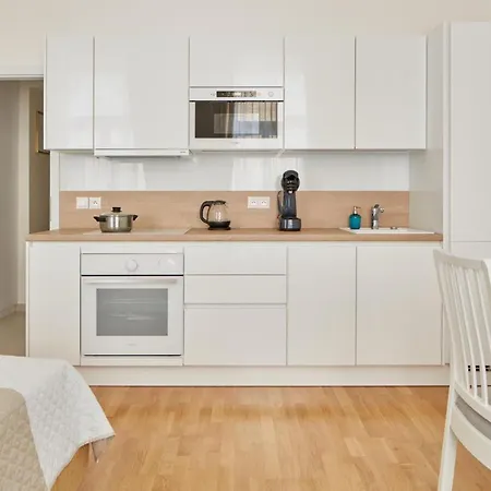 Apartment Elegant Studio In New Town By Days Prag
