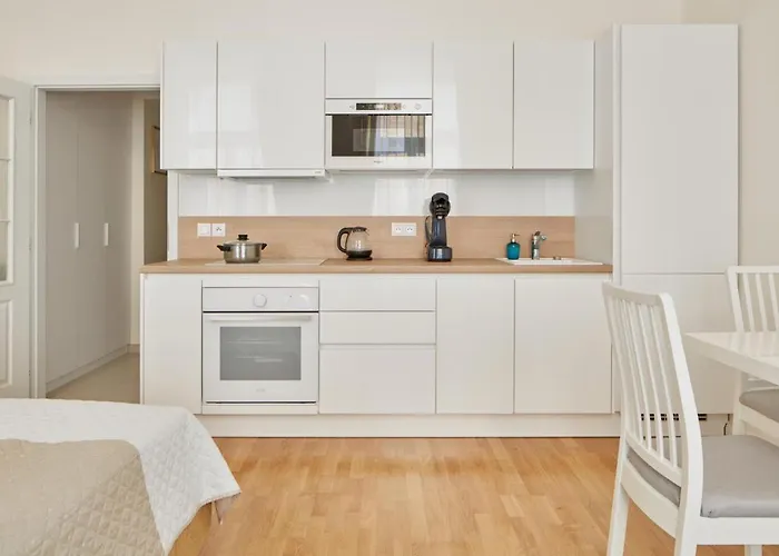Apartment Elegant Studio In New Town By Days Prag