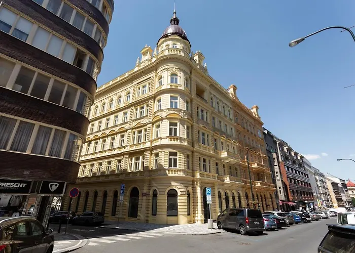 Elegant Studio In New Town By Days *