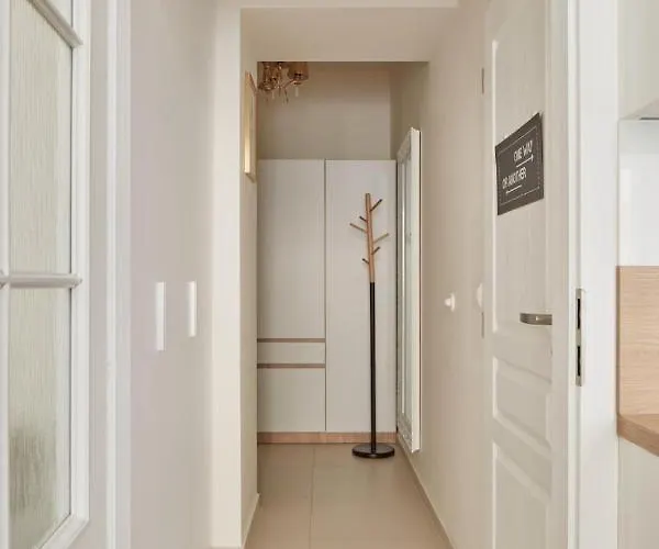 Elegant Studio In New Town By Days Apartamento Praga